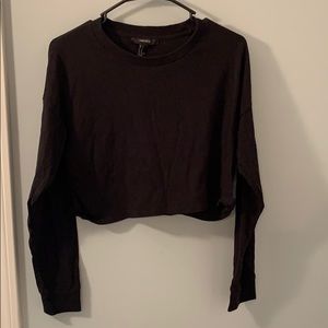 Black crop sweatshirt